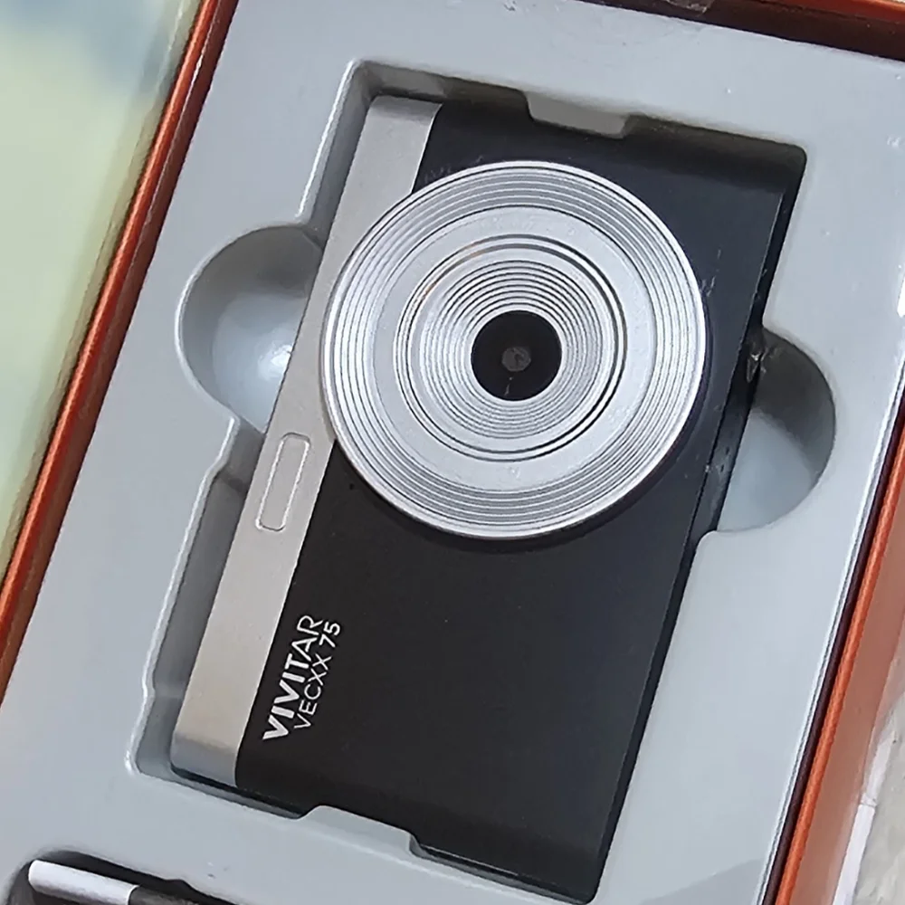 BRAND NEW IN BOX Vivitar Digital Camera VECXX75